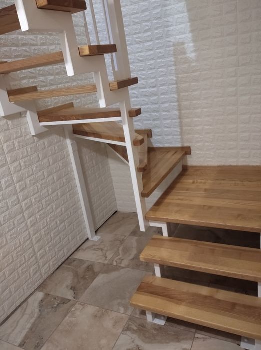 Сходи лофт металевий каркас сходів перила сходинки лестница драбина