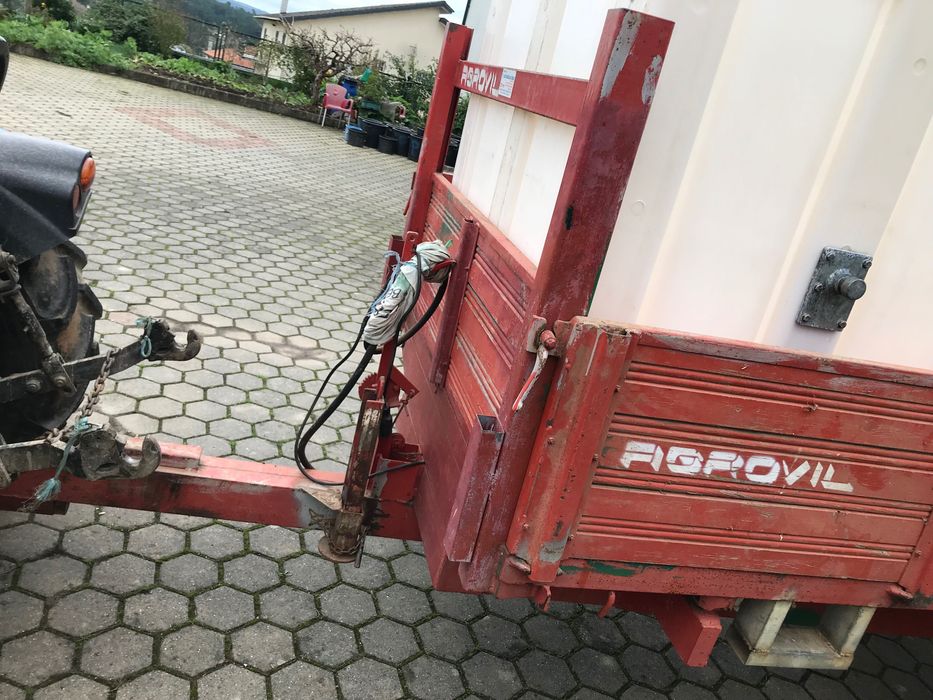 Reboque trator agrícola