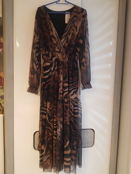 Śliczna, włoska sukienka z falbanami, XXL / XXXL.