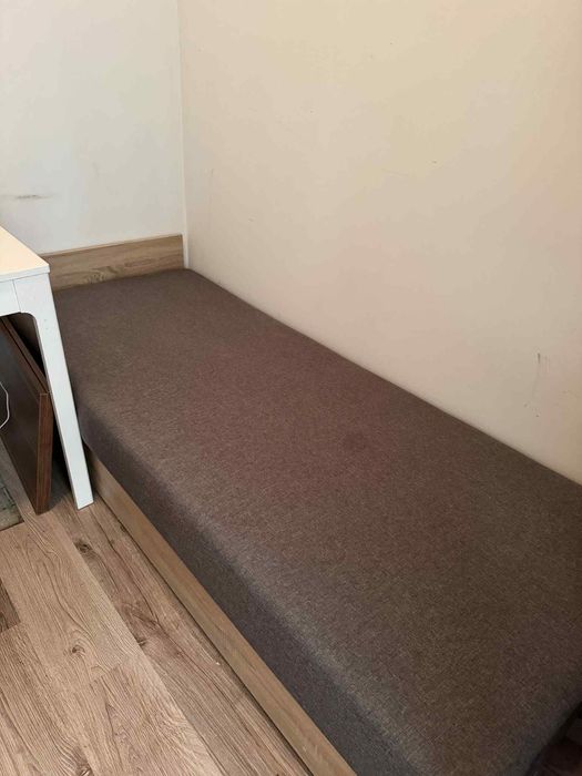 Tapczan, łóżko z pojemnikiem na pościel