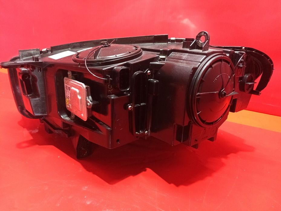 Фанар передній BMW X5 F15 чорний фонарь ліхтар Адаптивна Биксенонова