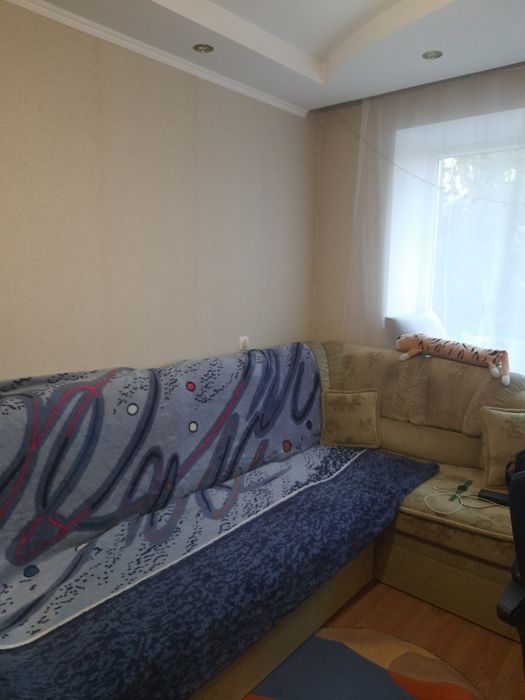 Продаж трикімнатна квартира Яновського.