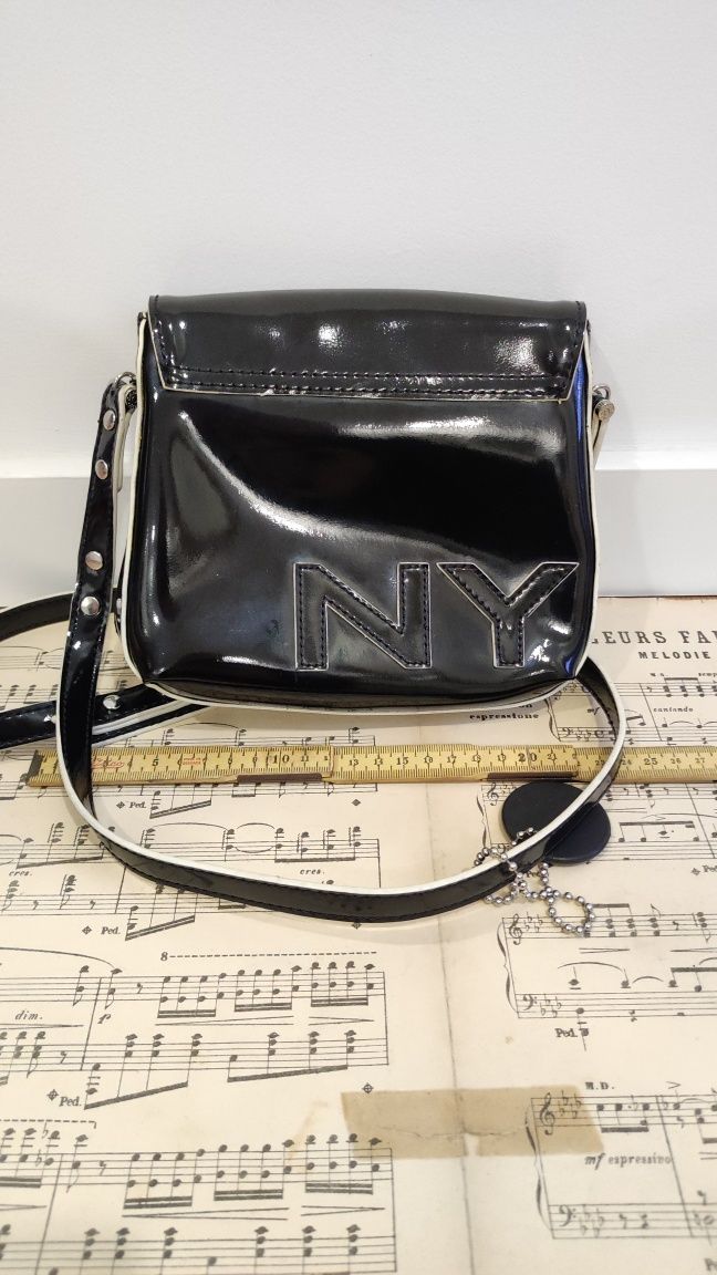 Bolsa DKNY Preta - Mala ombro Tiracolo