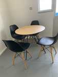 Mesa com 4 cadeiras