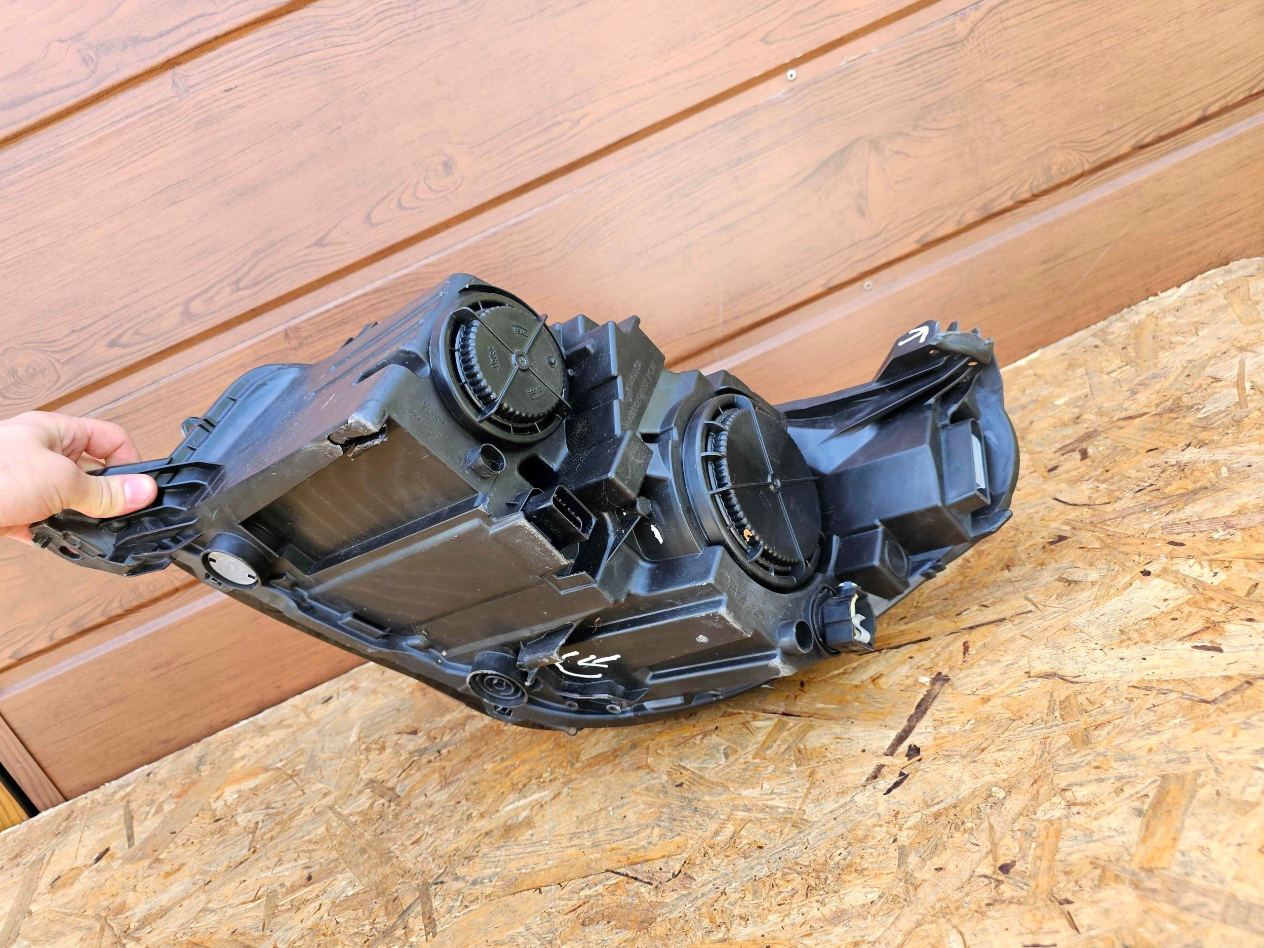 Lampa Prawa Przednia Opel Corsa F 19> prawy przód reflektor zwykły