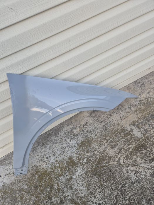 Крило передне праве Polestar2