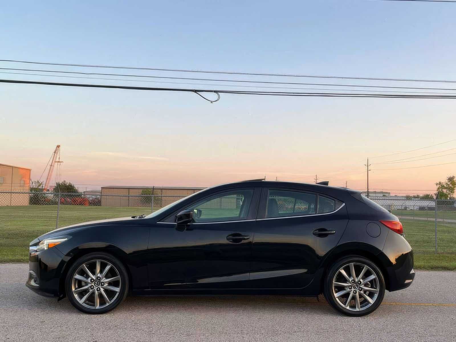 2018    Mazda  3