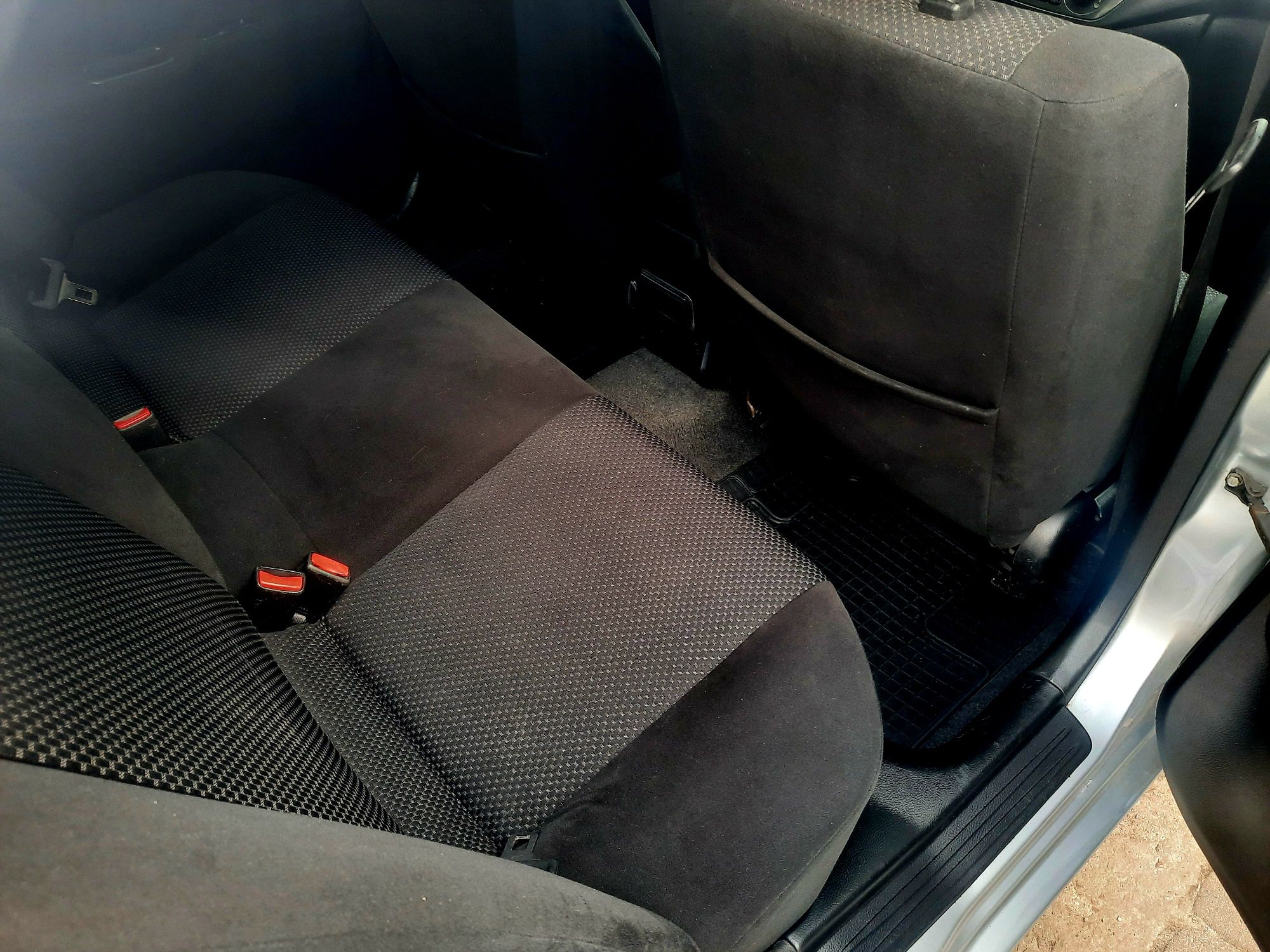 Mitsubishi Lancer 1.6 АВТОМАТ