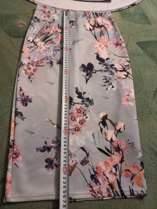 дёшево! Обалденный костюм для девчонок.размер S ,М