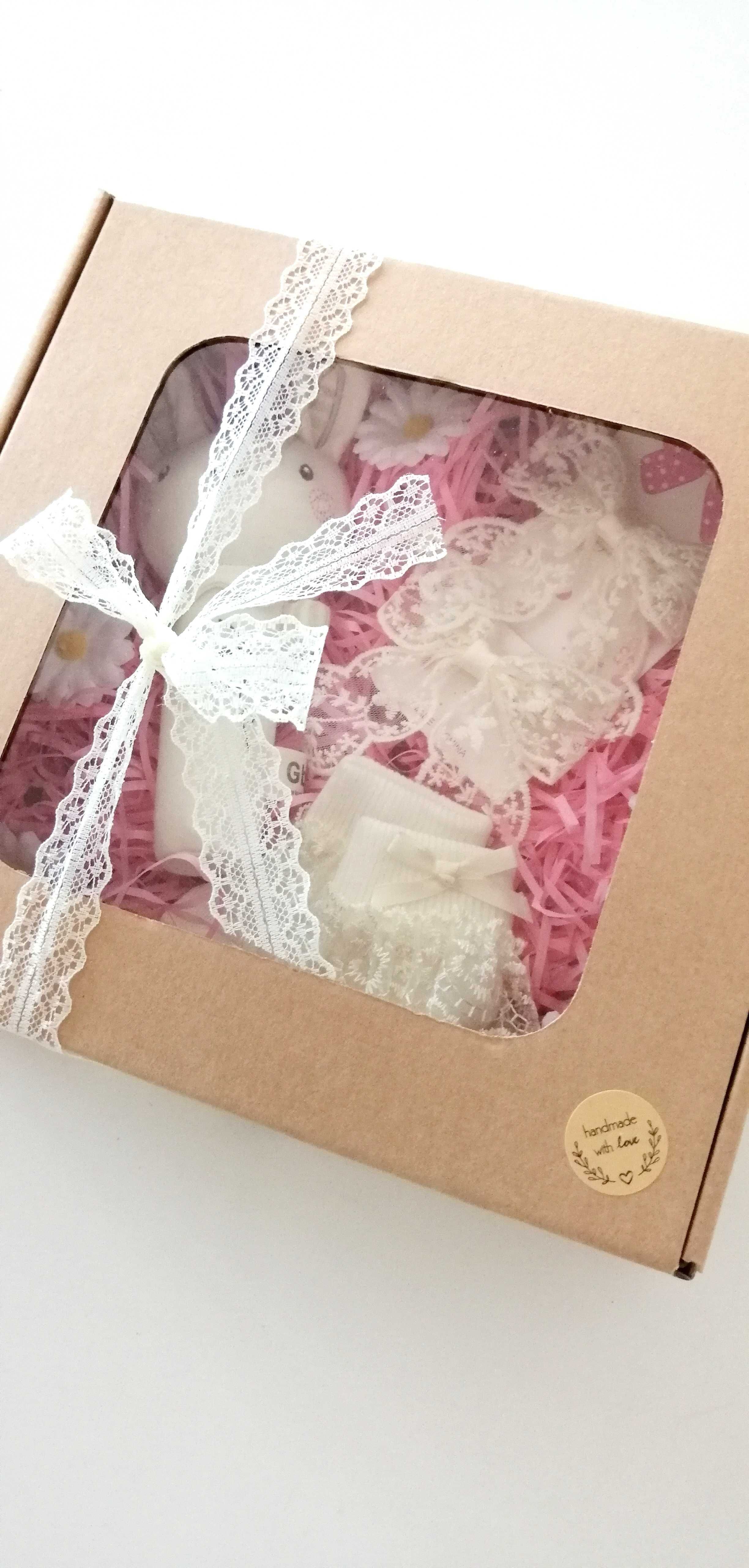 zestaw giftbox dla dziewczynki babyshower prezent różowy upominek