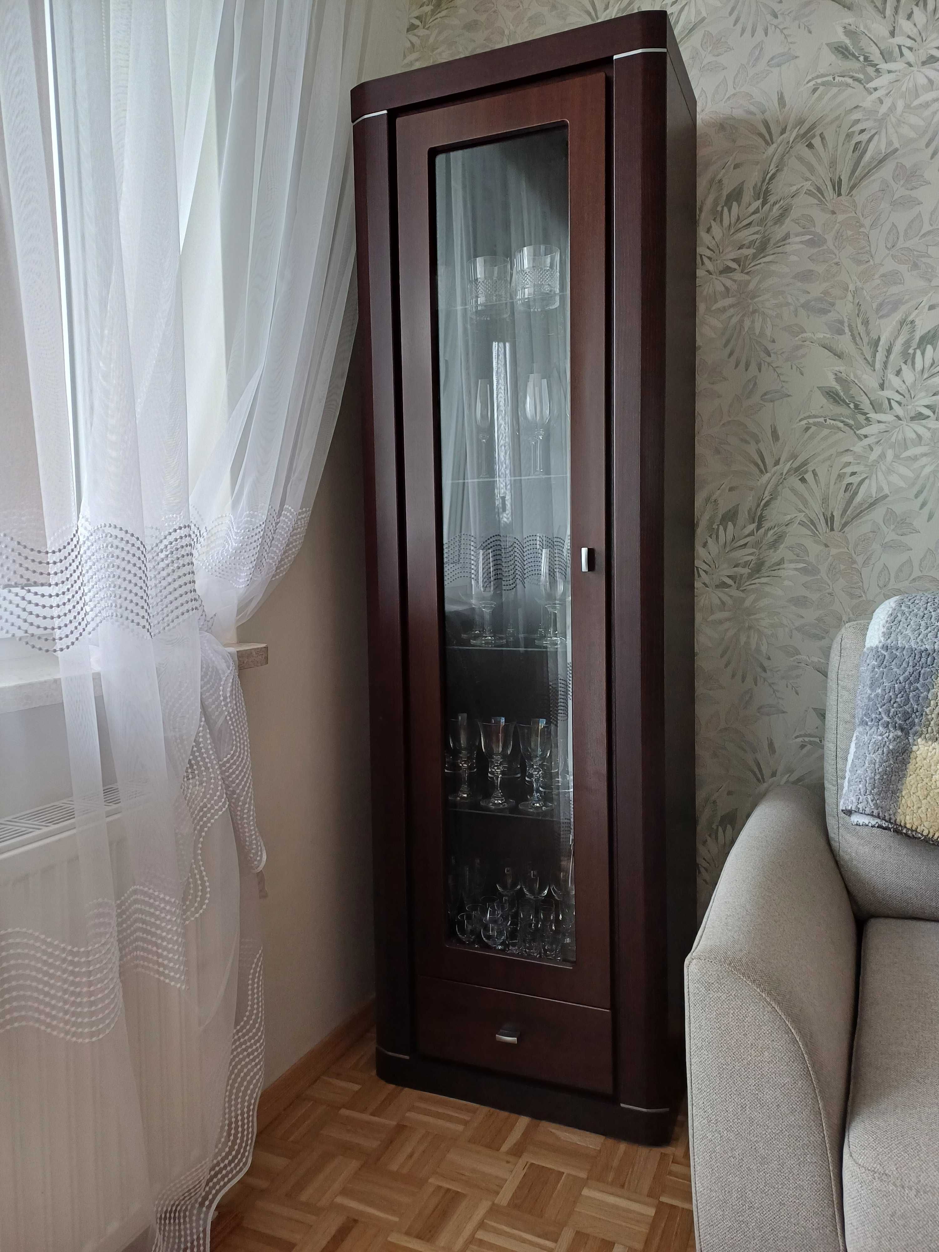 Meble do salonu wzór drewniany, ciemny