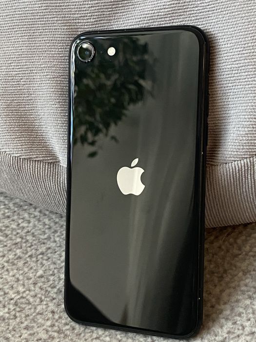 Мобільний телефон iPhone SE 2 на 256 gb.
