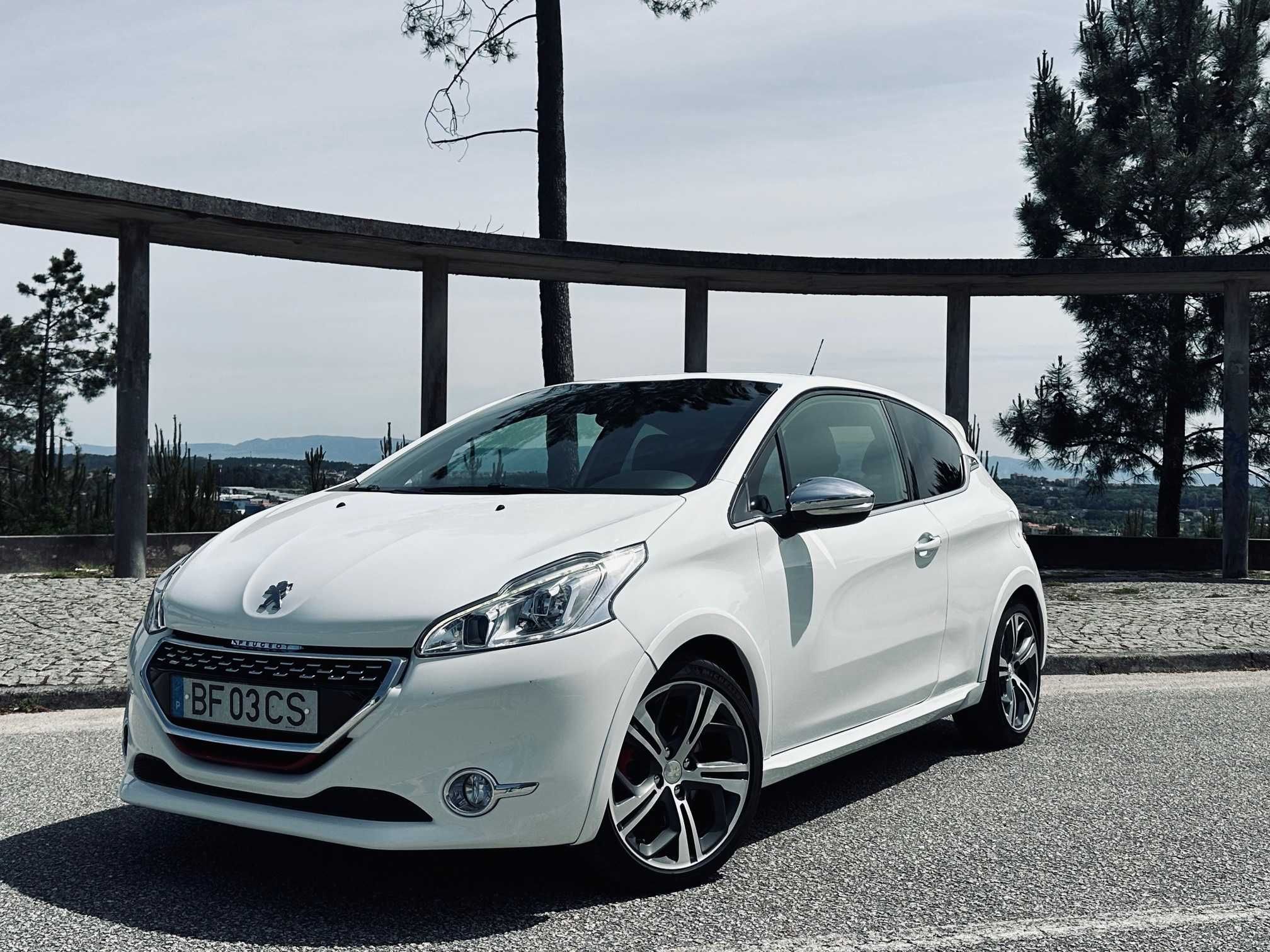 Peugeot 208 GTI 2015