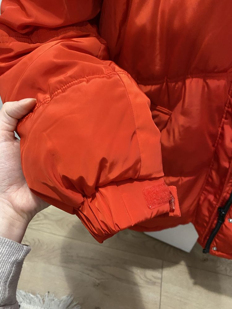 Zimowa czerwona puffer kurtka oversize H&M S