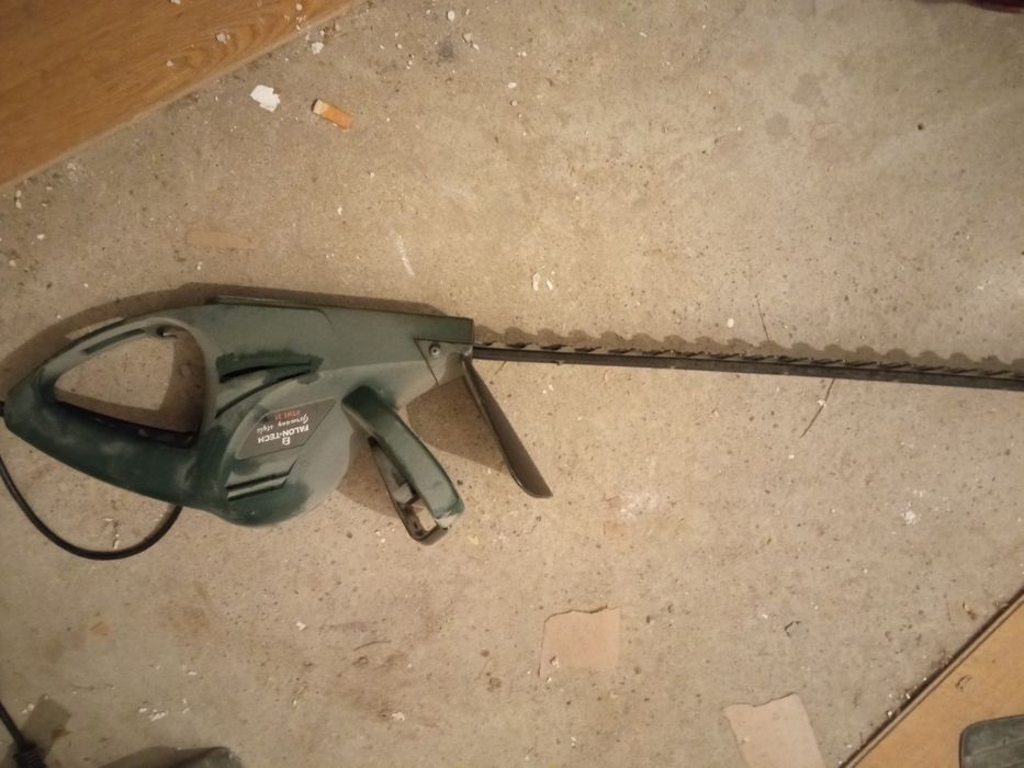 Nożyce elektryczne do żywopłotu