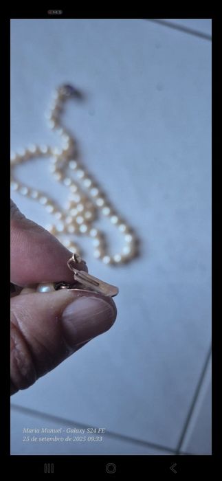 Colar de pérolas Akoya, com fecho em ouro