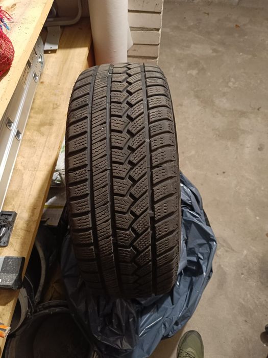 Opony zimow2 r. 16 (215/55) jak nowe! 190zl za sztukę (750zl komplet)