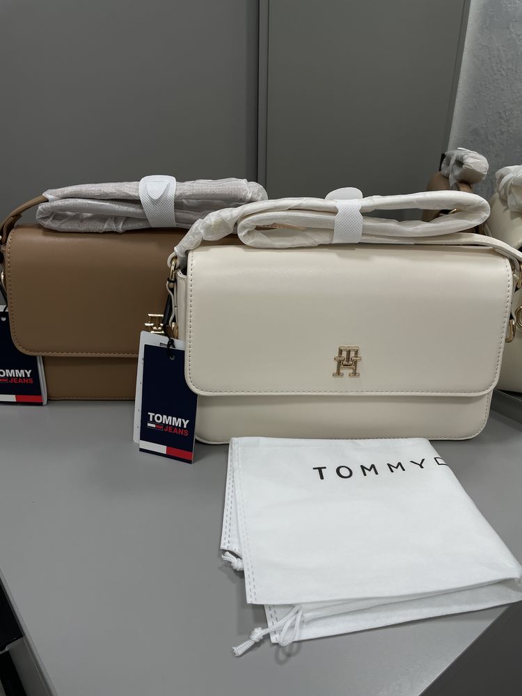 Сумочка Tommy Hilfiger