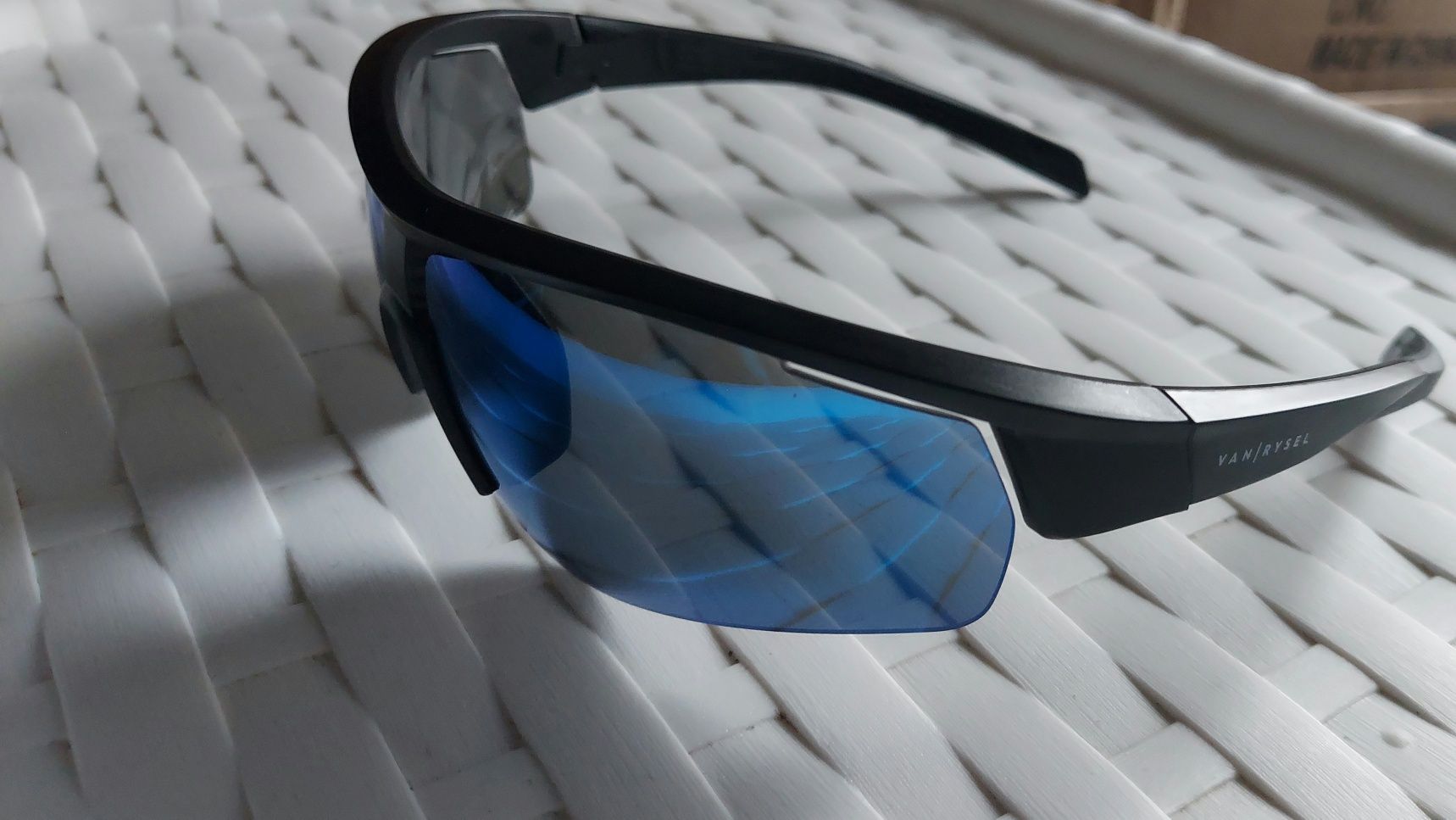 Okulary przeciwsłoneczne 100% anty UV szkła kat3 wentylacja nie parują