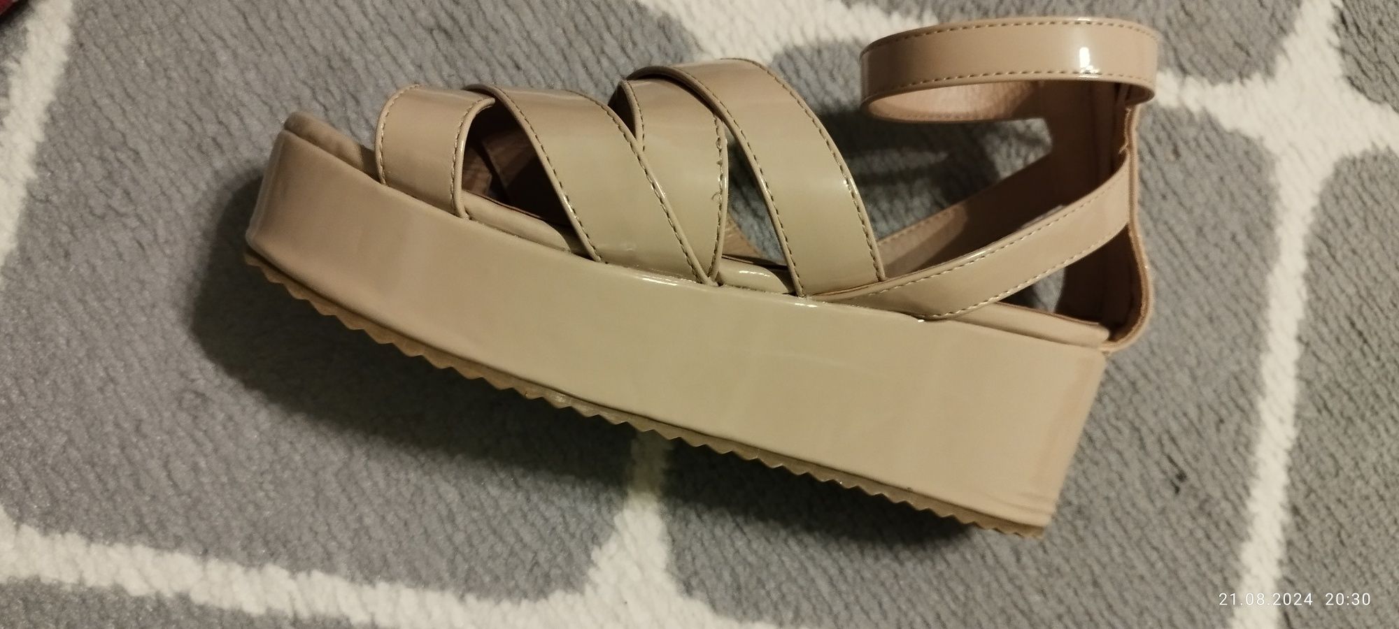 Sandały na platformie Koi Footwear