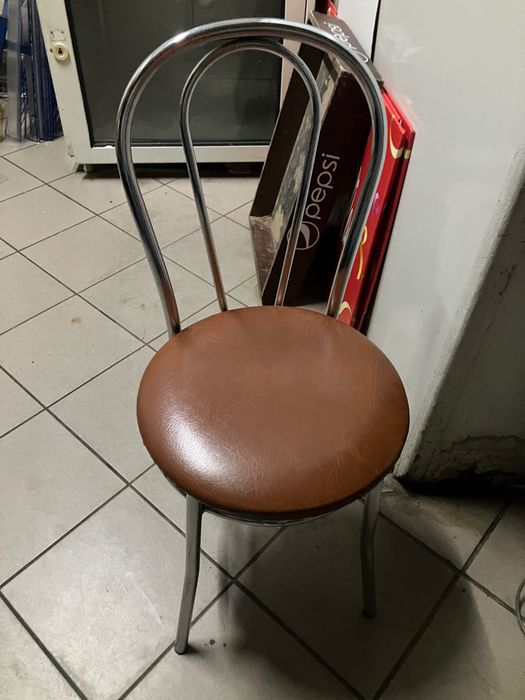 Krzesełka, różne kolory i modele