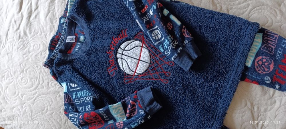 Тепла піжама на 9-10 рлевв