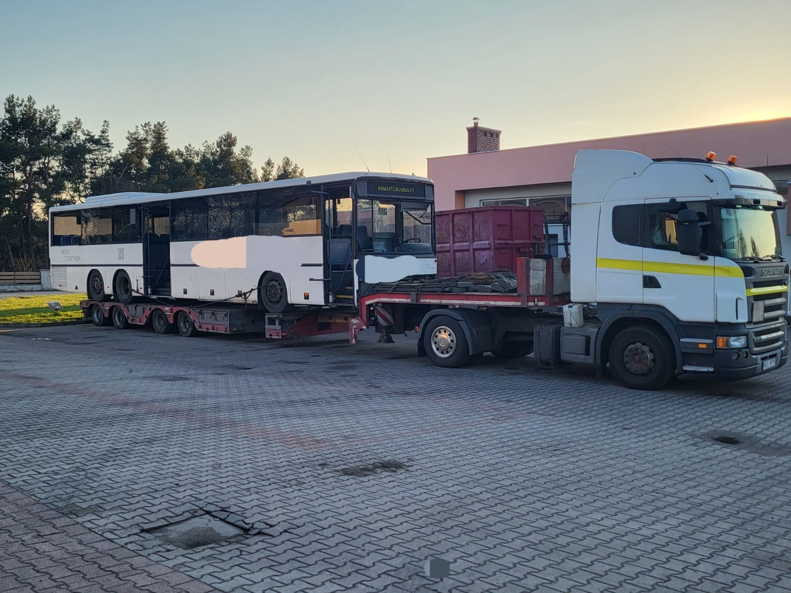 Transport kombajnów niskopodwoziowy ciągnika  przyczepy komba