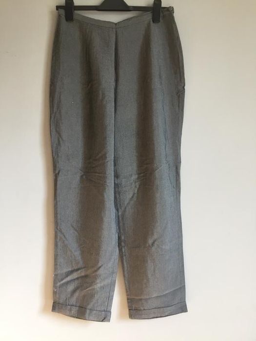 Серебристые летние тонкие брюки бананы из вискозы Wallis