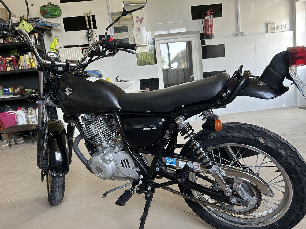 Suzuki 250 куб. Продам,переоформляю на Вас.