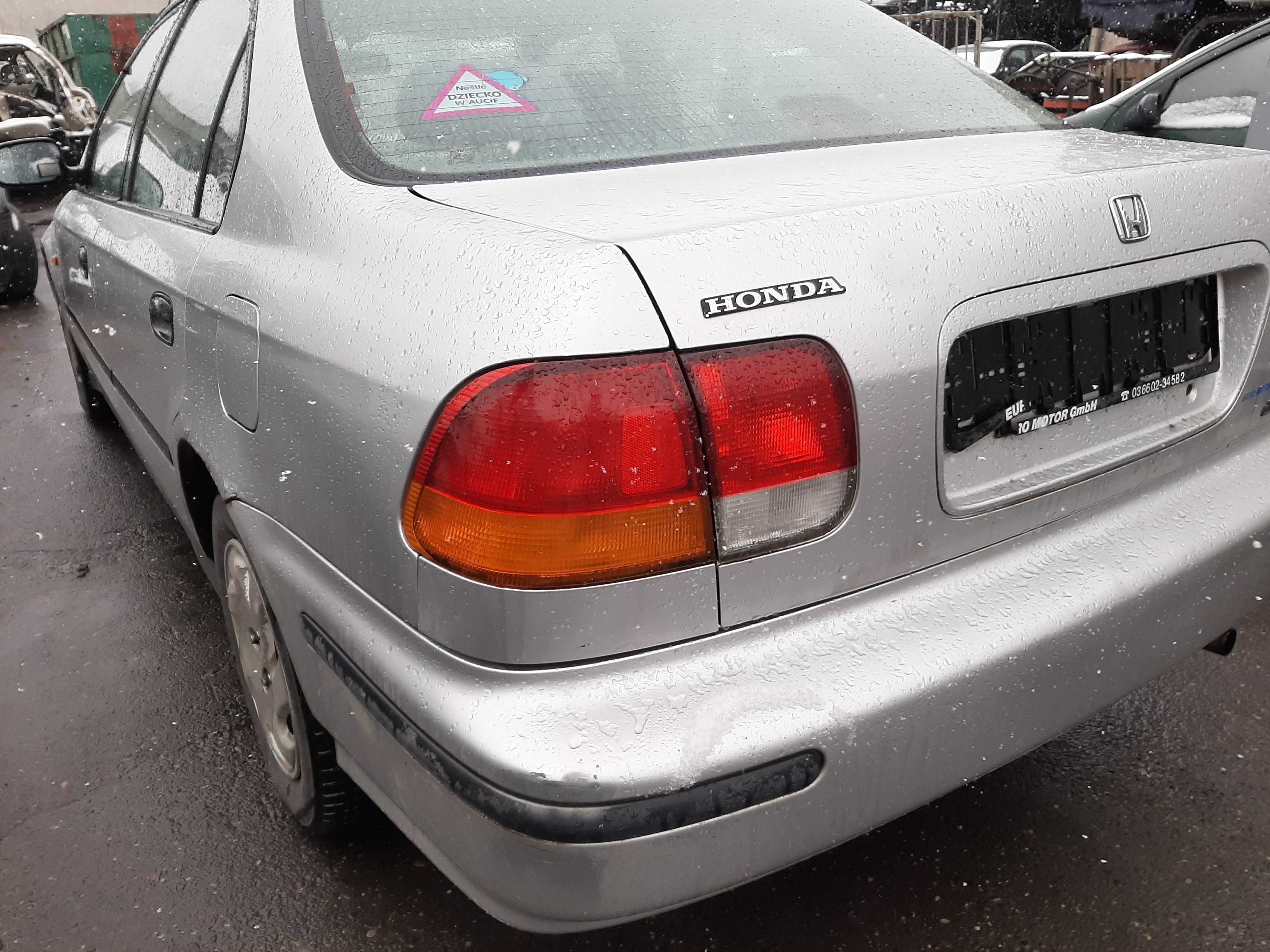 HONDA CIVIC 1.5i  1996r 4D Sedan.Lampa tylna