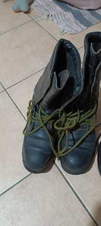 Botas militares pretas