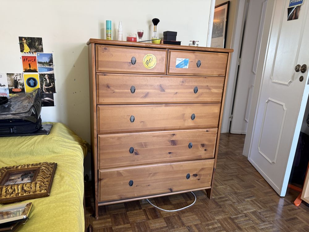 Comoda IKEA LEKSVIK