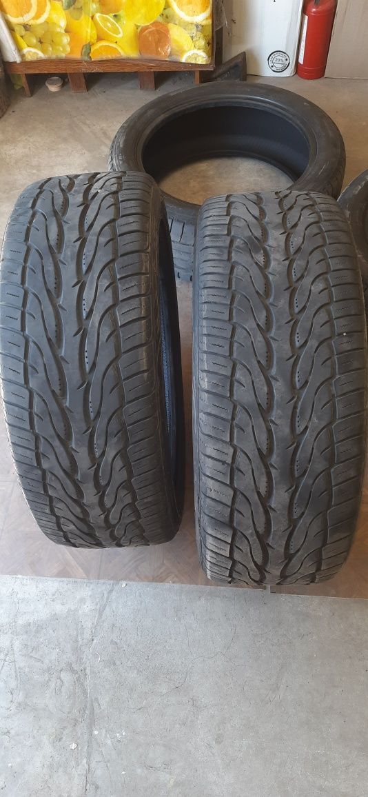 Резина 255/45 r20 Toyo 2шт и Brigestone 2шт  б/у комплект