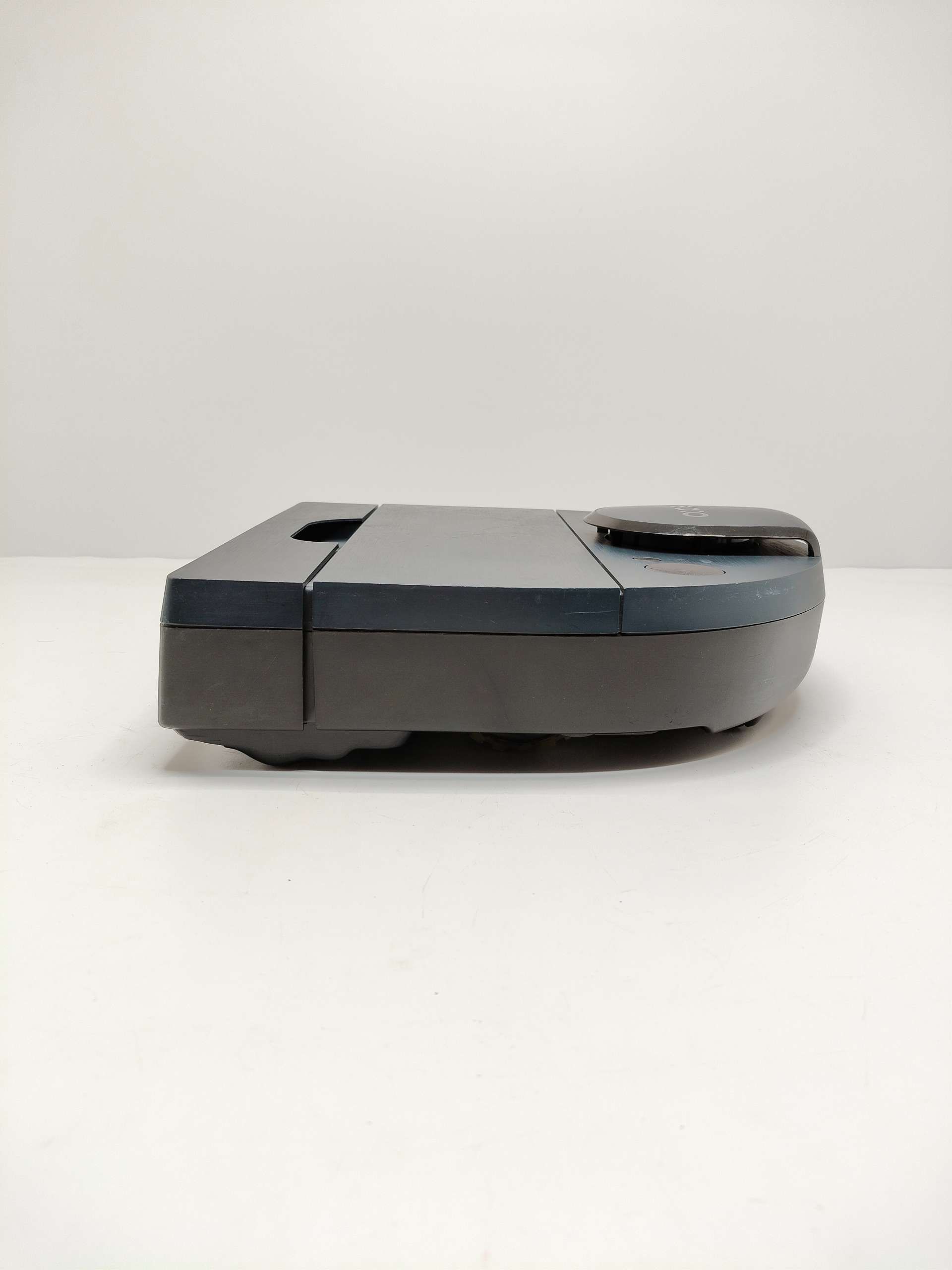 Neato Robotics D8 Inteligentny odkurzający robot z nawigacją laserową