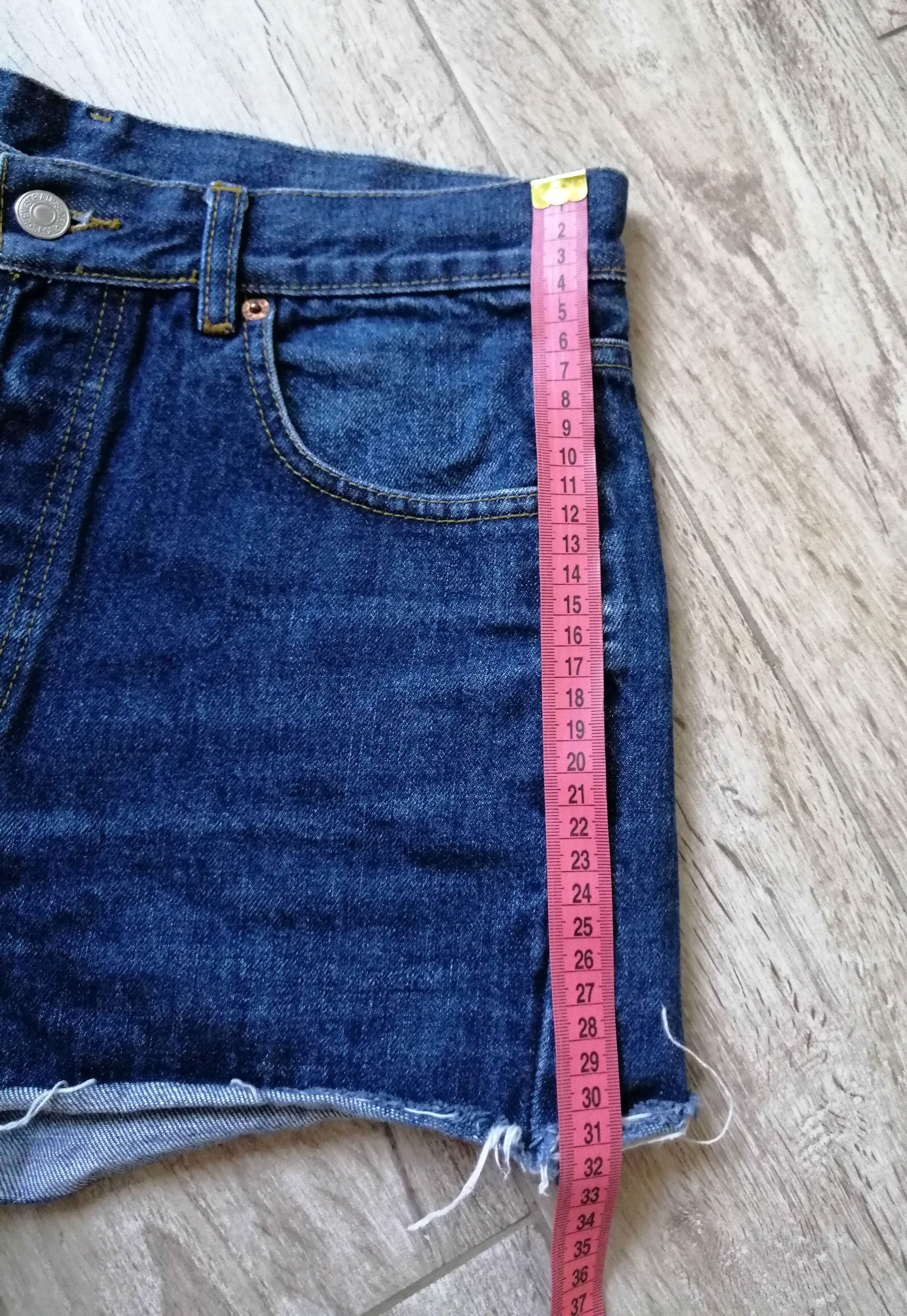 Джинсові шорти Levis 501
Made in USA
Розмір W31 /М-ка