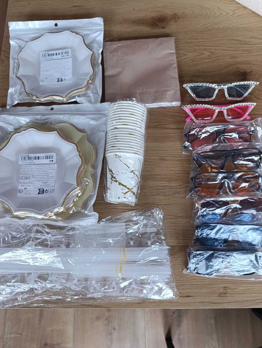 Sprzedam talerze jednorazowe i akcesoria na imprezę