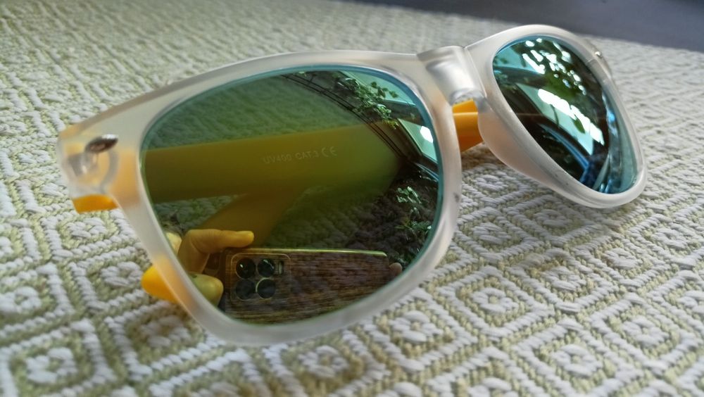 Okulary przeciwsłoneczne nowe żółte i niebieskie