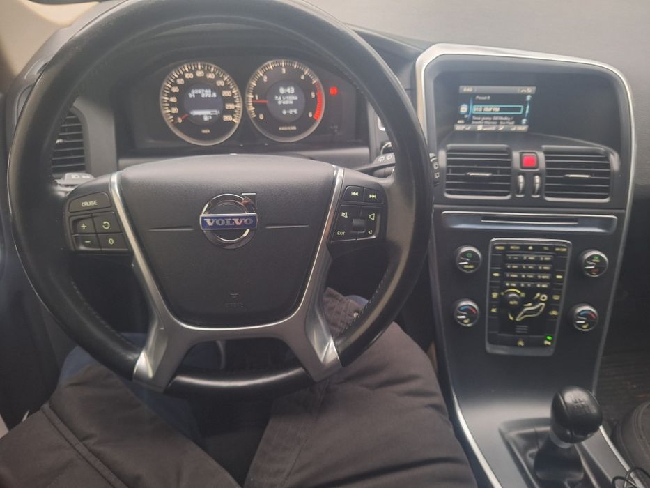 Volvo XC60 ubezpieczony + kpl. kół zimowych salon polska