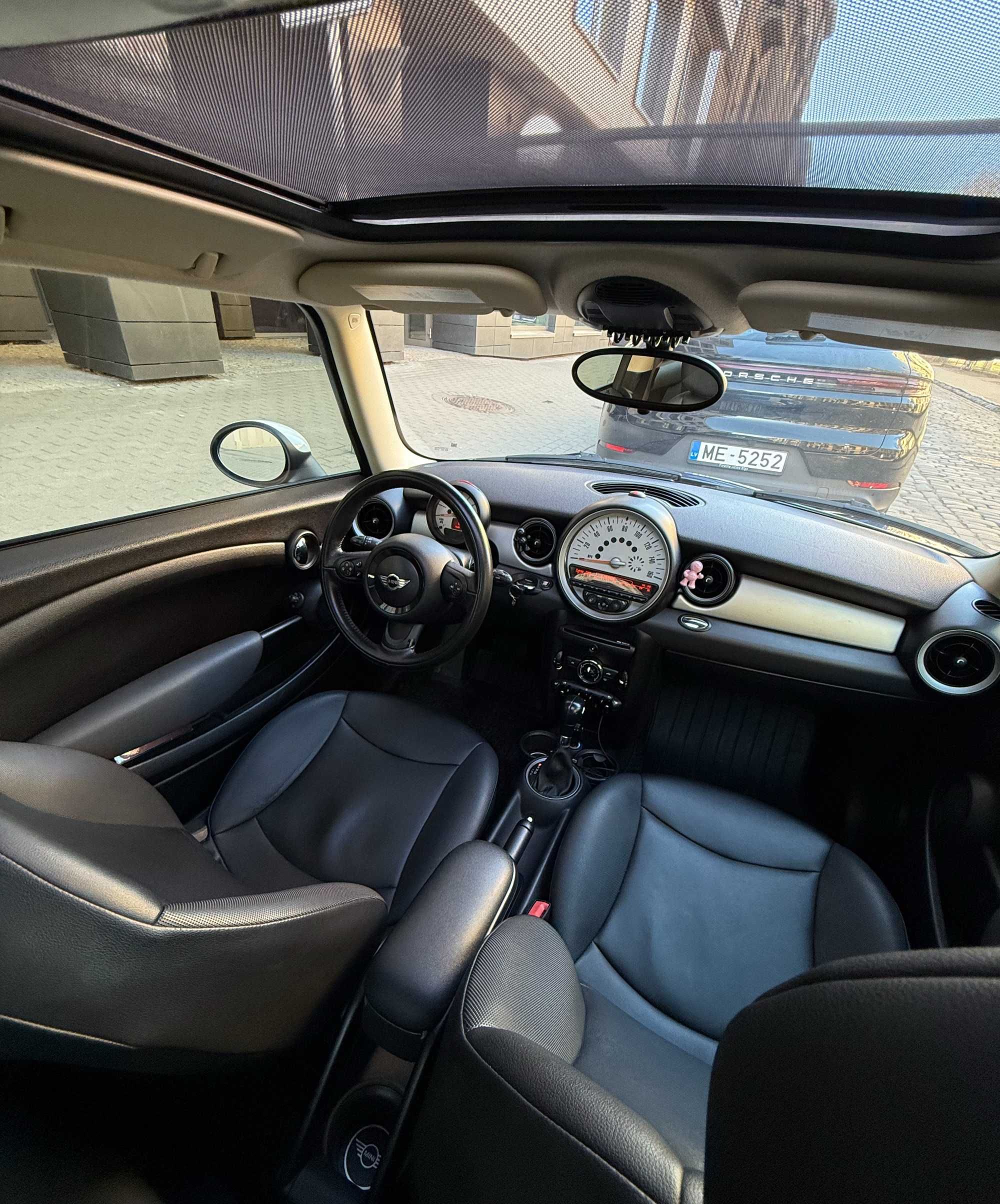 Продам Mini Cooper Hatch 2012