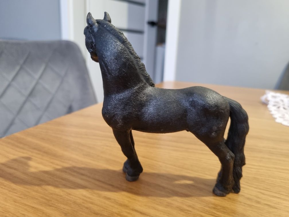 Ogier fryzyjski schleich