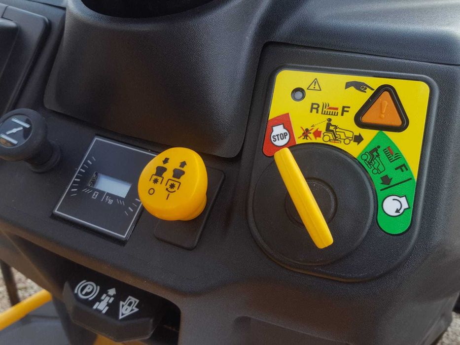 TRAKTOREK CUB CADET XT2QR106 24KM HYDRO Kawasaki 726cc V-2 USA Śląsk