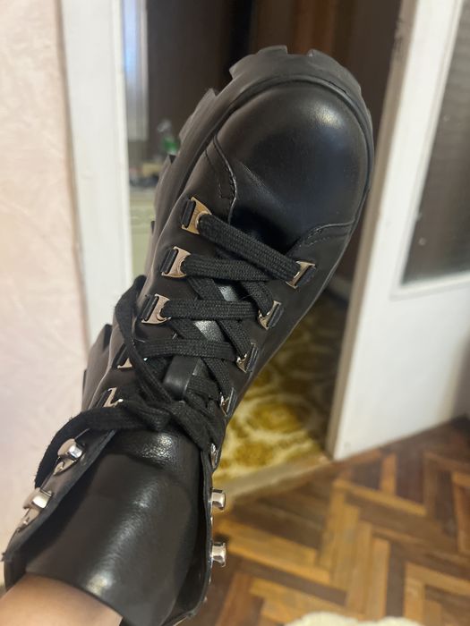 Ботинки кожа чорні на платформі р.37 intertop