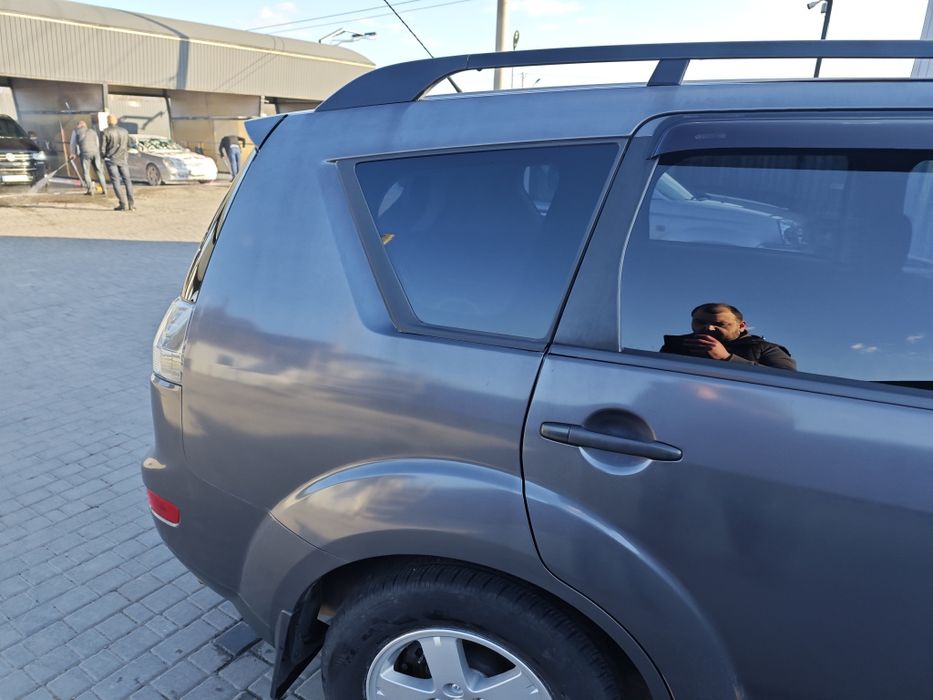 Митсубиси аутлендер