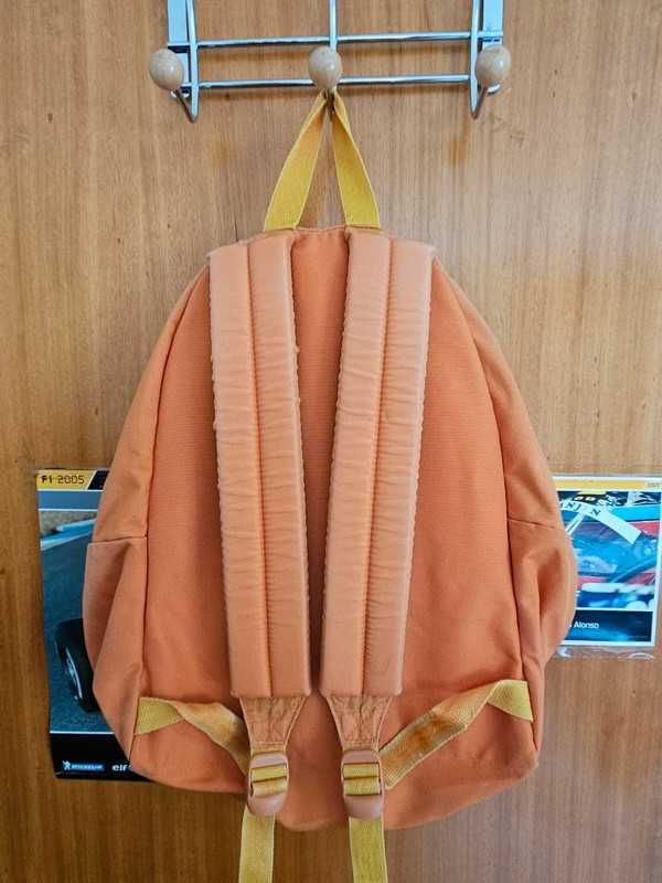 Mochila Eastpak Laranja