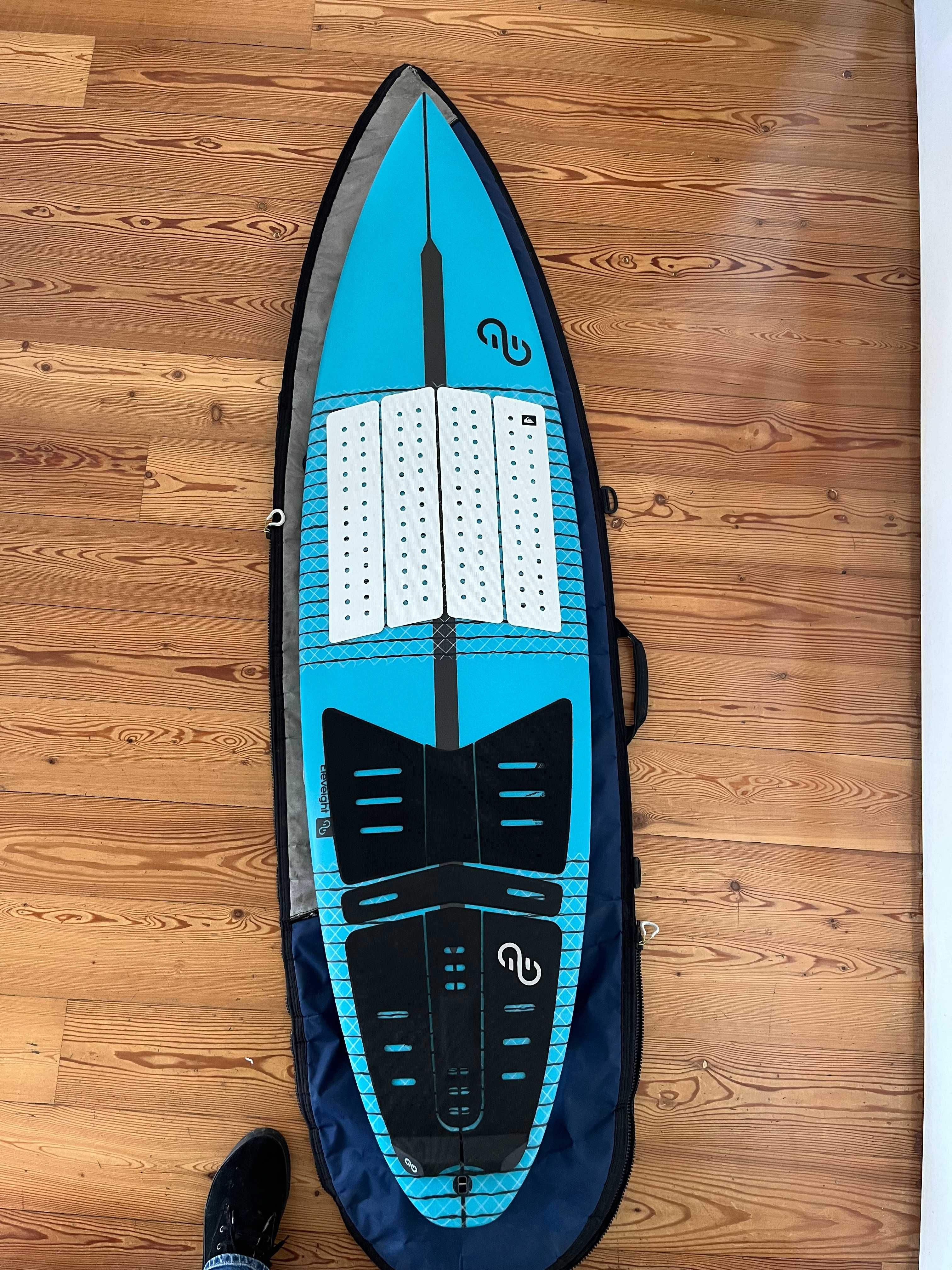 Prancha kitesurf Eleveight Curl+ V3 5'10'' como nova