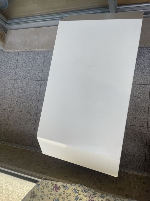 Artigo de decoração branco