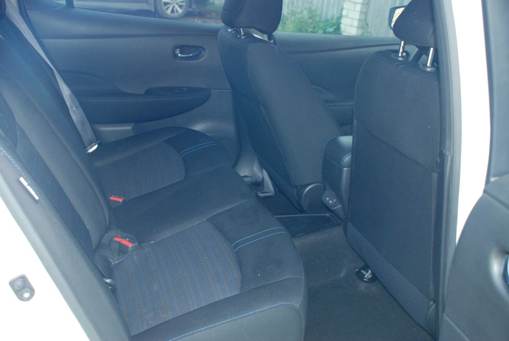 Ниссан Лиф Nissan leaf 2  9/21 г. 62 запас ход 384 км отличн состояние