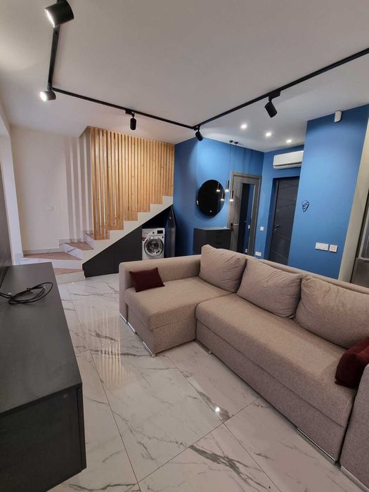 ПРОДАЖ ЦЕНТР!!! Дворівнева квартира з дизайнерським ремонтом!