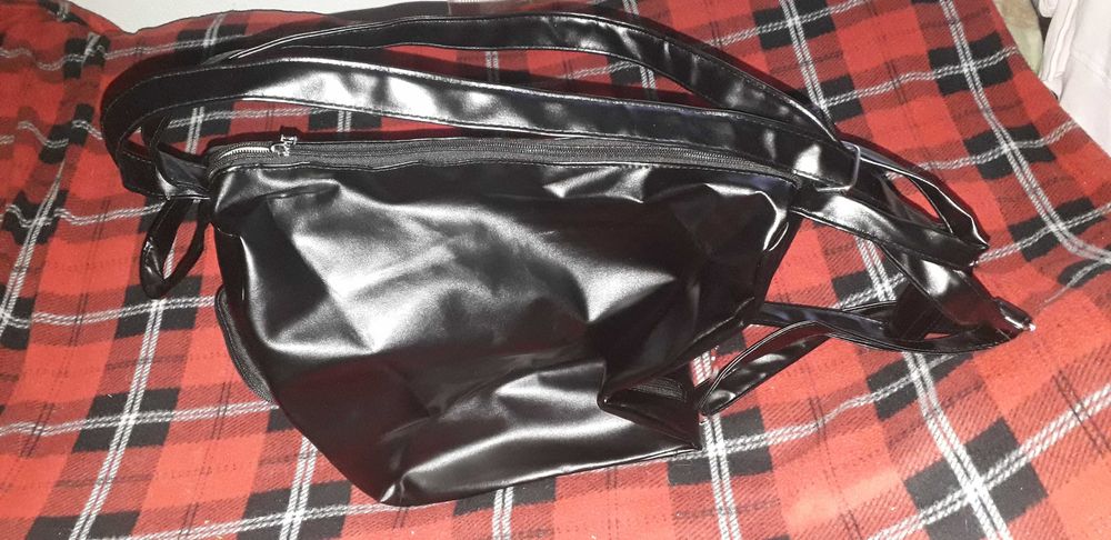 Сумка велика-містка. Нова  ( може бути як рюкзак)