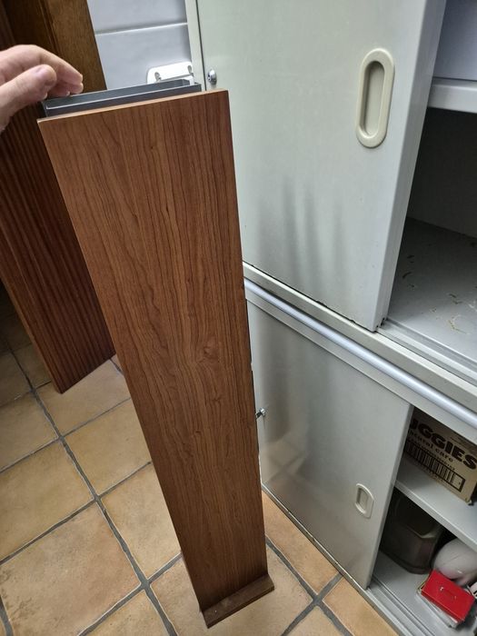 Vendo torre para colocar 60 cd's